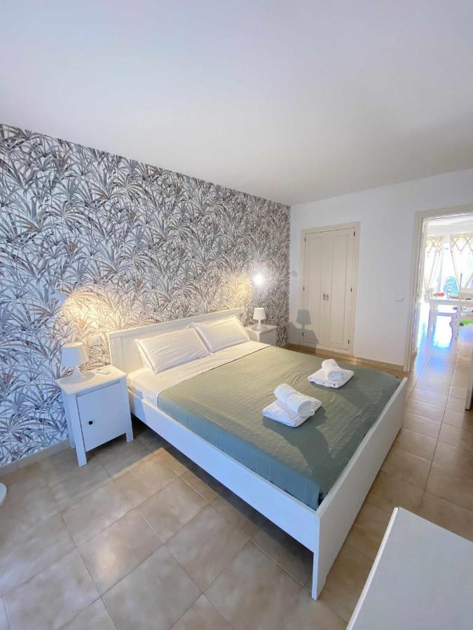 Apartamento Bajo Con Piscina Macarella Cala'N Blanes  Exteriér fotografie